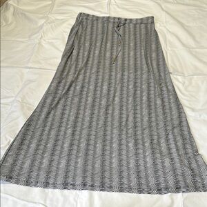Michael Kors Maxi Skirt Medium Black Wave Print Pull On Drawstring Stretch